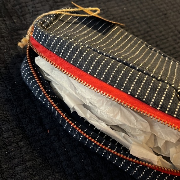 Target x Levi’s Zip Pouch - Picture 3 of 4